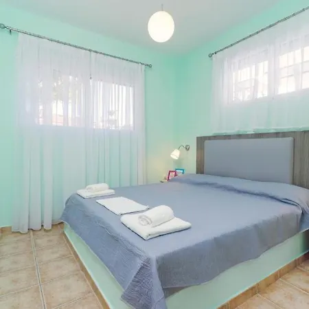 Golden Beach Maisonettes Feriehus *